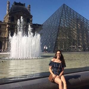 Meet your Posher, Valérie